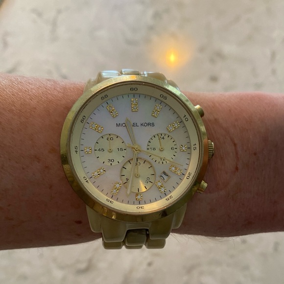 Gold Oversized Micheal Kors Watch - Picture 2 of 5